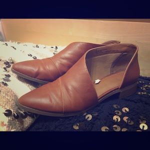 Universal Thread Shoes